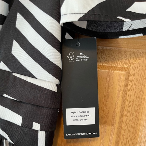 Karl Lagerfeld Black & White Geo Print Short Sleeve Surplice Mini Dress NWT Sz 2 - Picture 9 of 15